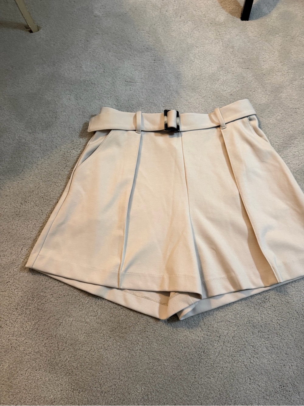 NWT- H&M Cream Pleated High-Rise Skort with Belt